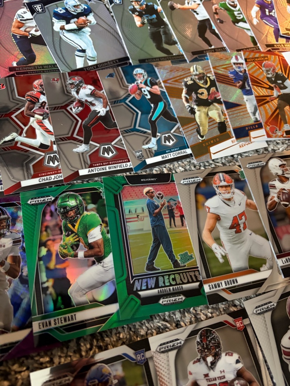Lot of 84 mixed years Panini 2022-2025 football cards - Picture 8 of 12